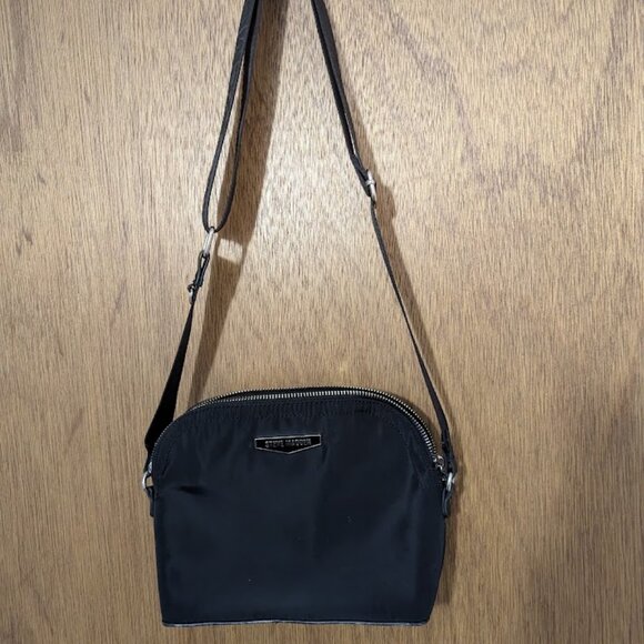 Steve Madden Crossbody Classic Farren Dome Shoulder Bag Black - Picture 1 of 7